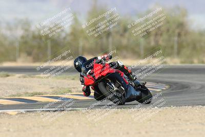 media/Nov-16-2025-Race Pace (Sun) [[8c5fa54630]]/Verified Riders/2-Turn 7 (945am)/